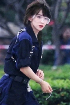 小婕子伦流澡到高潮H